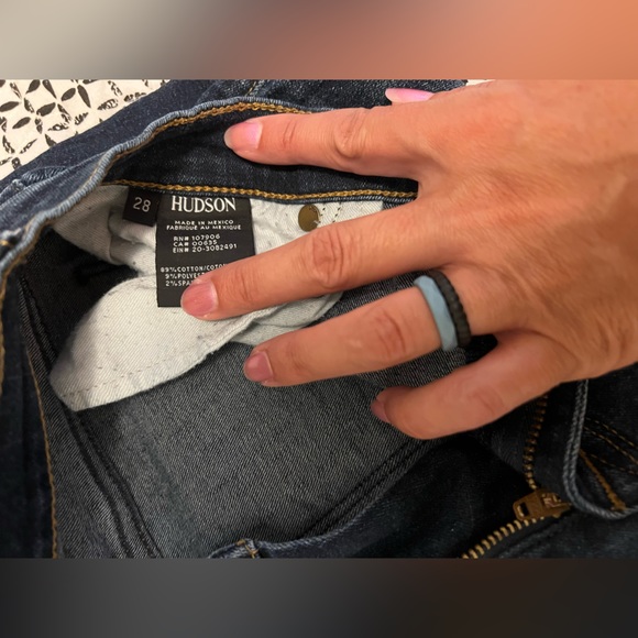 Hudson skinny destroyed wash size 28 - Picture 3 of 4